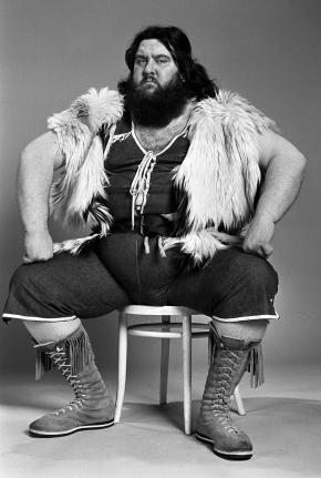 gallery_showbiz-big-daddy-giant-haystacks-2